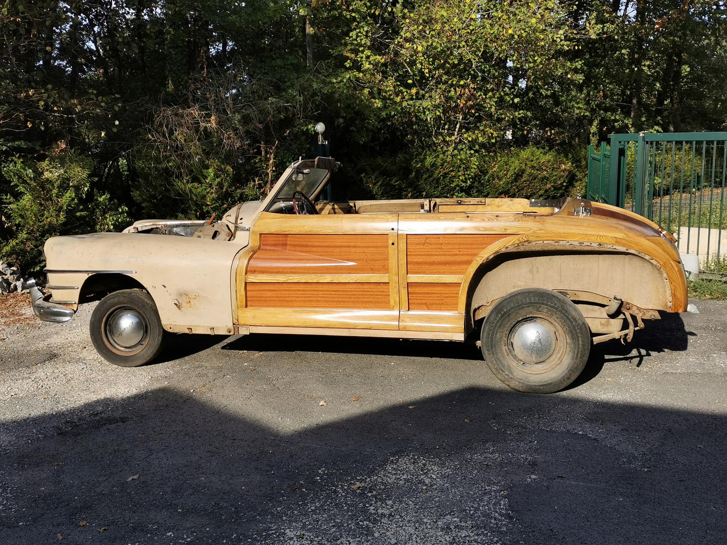 CHRYSLER  TWO and COUNTRY  CABRIOLET 